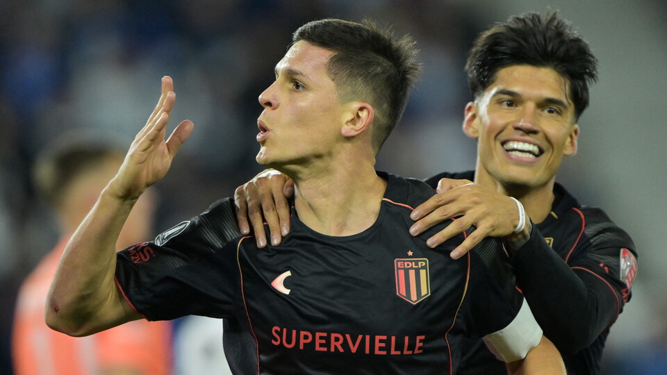 Guido Carrillo y Joaquín Correa, figuras de Estudiantes