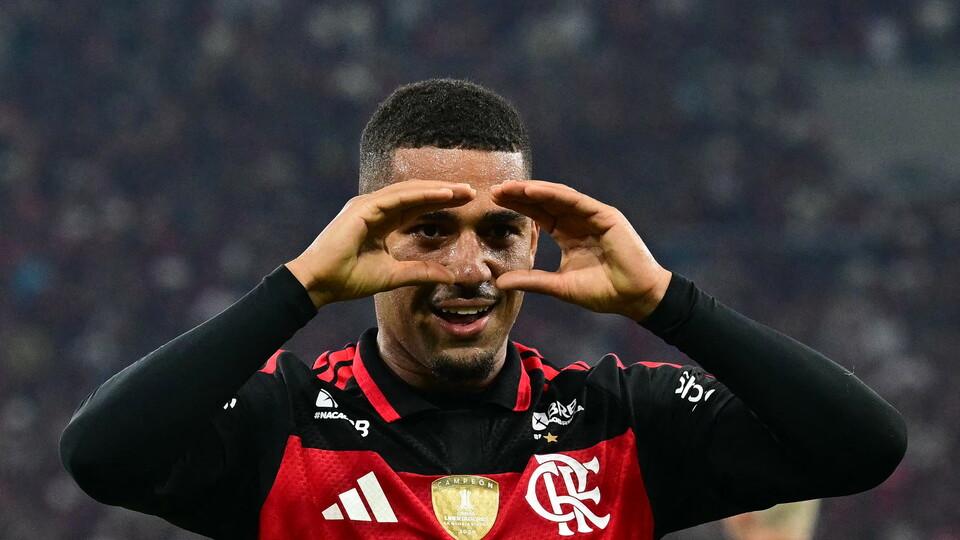 Samuel Lino celebra el tanto de la victoria de Flamengo ante Cruzeiro