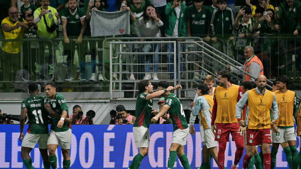 Palmeiras celebra el tanto de Giay ante Liga de Quito
