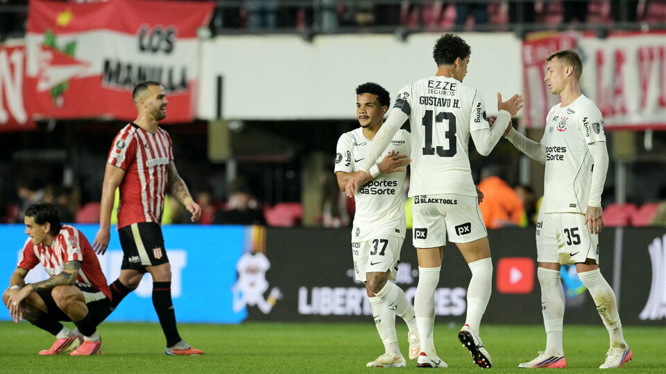 Kaio César celebra el empate de Corinthians