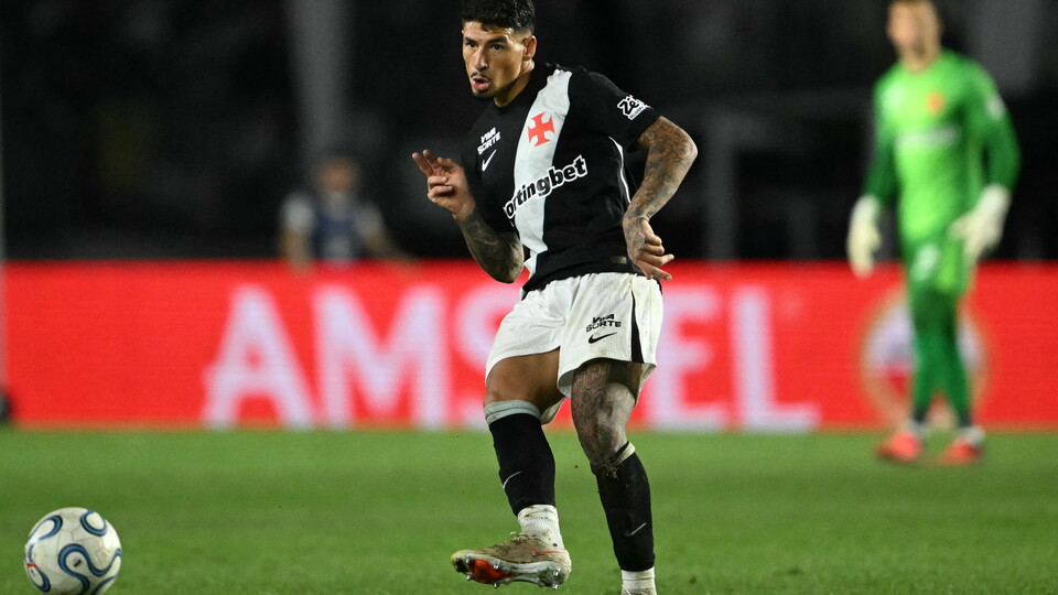 Alan Saldivia, figura en la defensa de Vasco da Gama