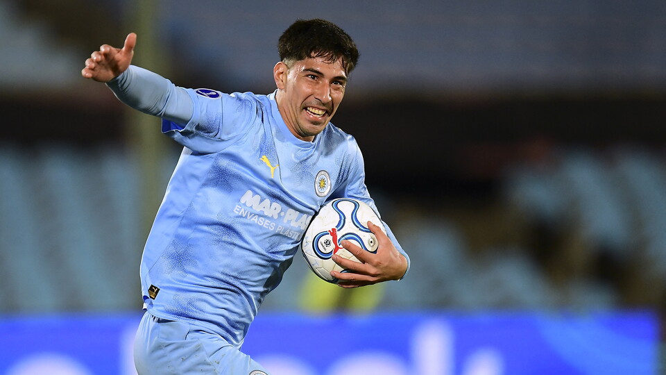 Salomón Rodríguez encabezó la remontada de Montevideo City Torque