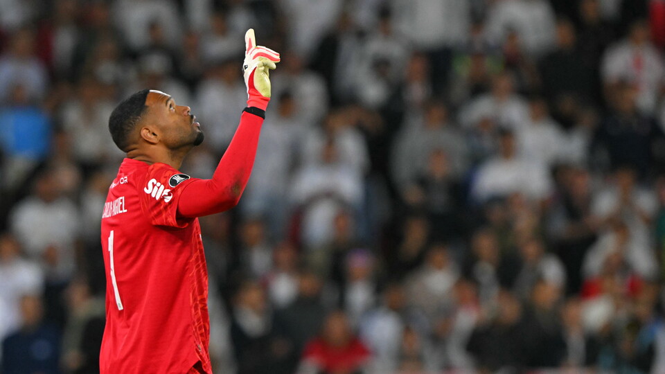 Carlos Miguel celebra ante Liga de Quito